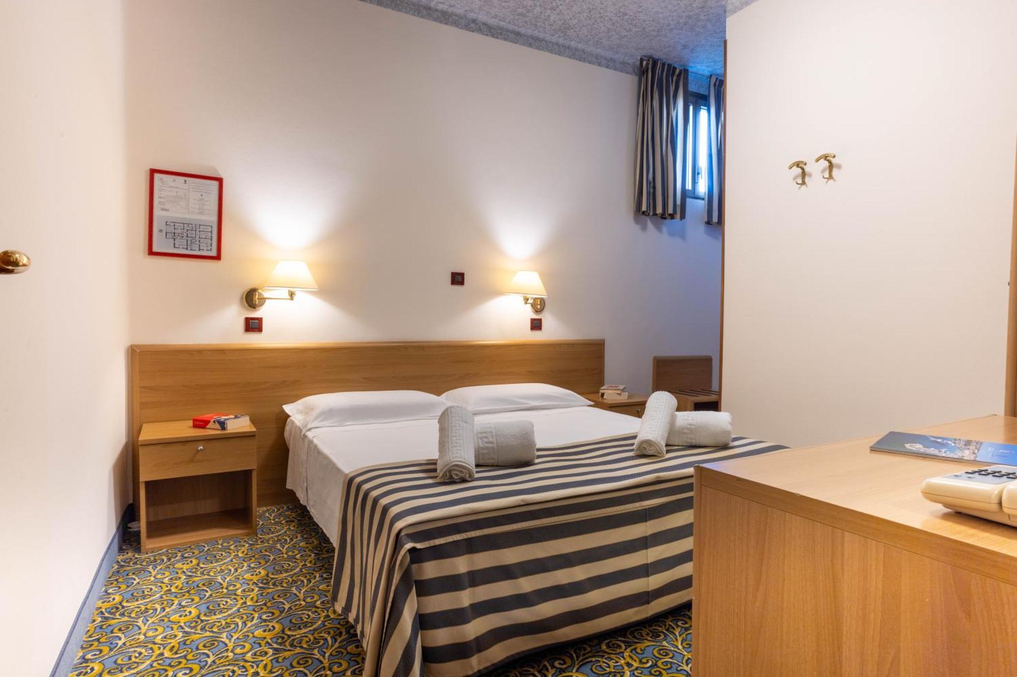 Hotel Giardinetto ديسينسانو ديل غاردا المظهر الخارجي الصورة