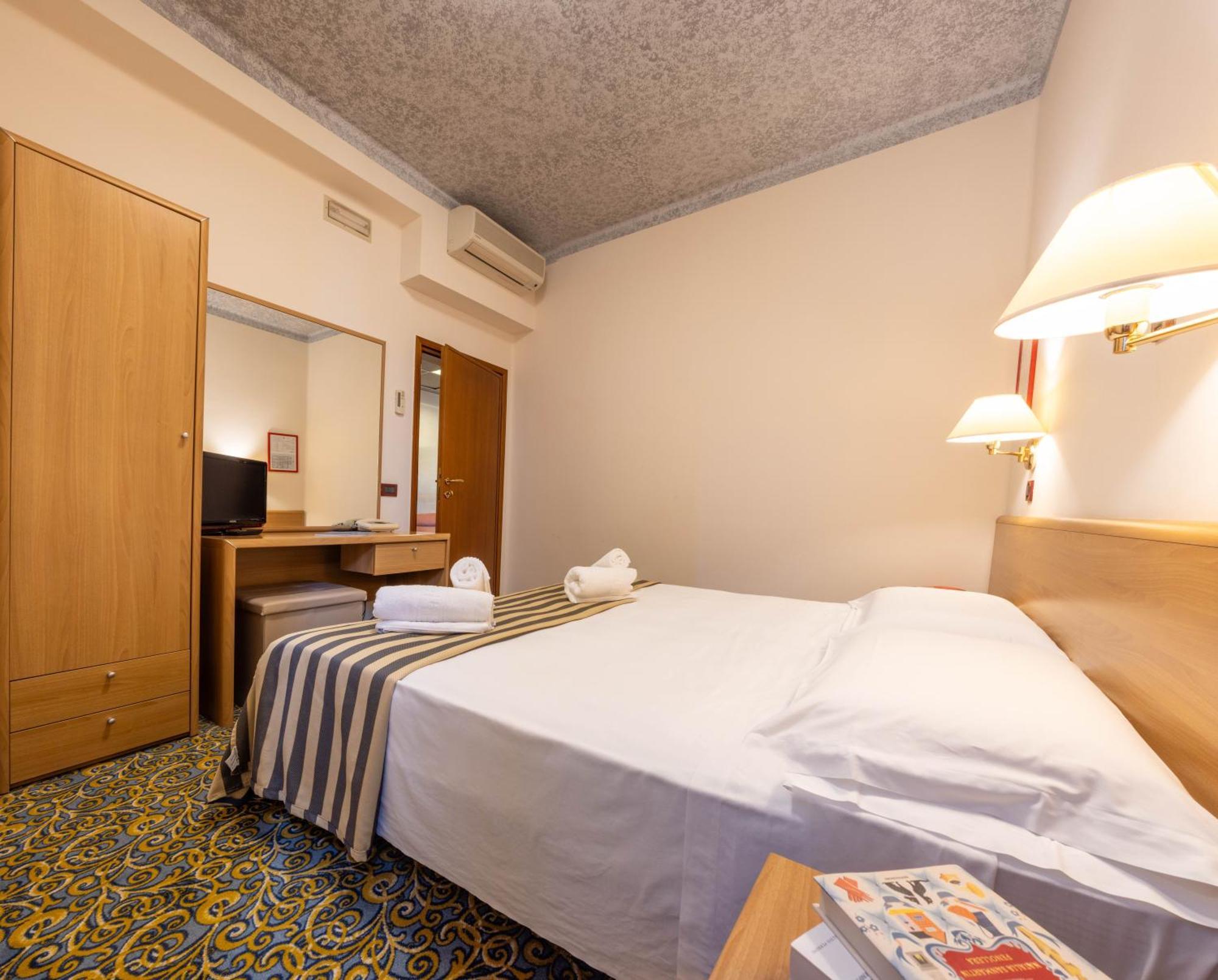 Hotel Giardinetto ديسينسانو ديل غاردا المظهر الخارجي الصورة