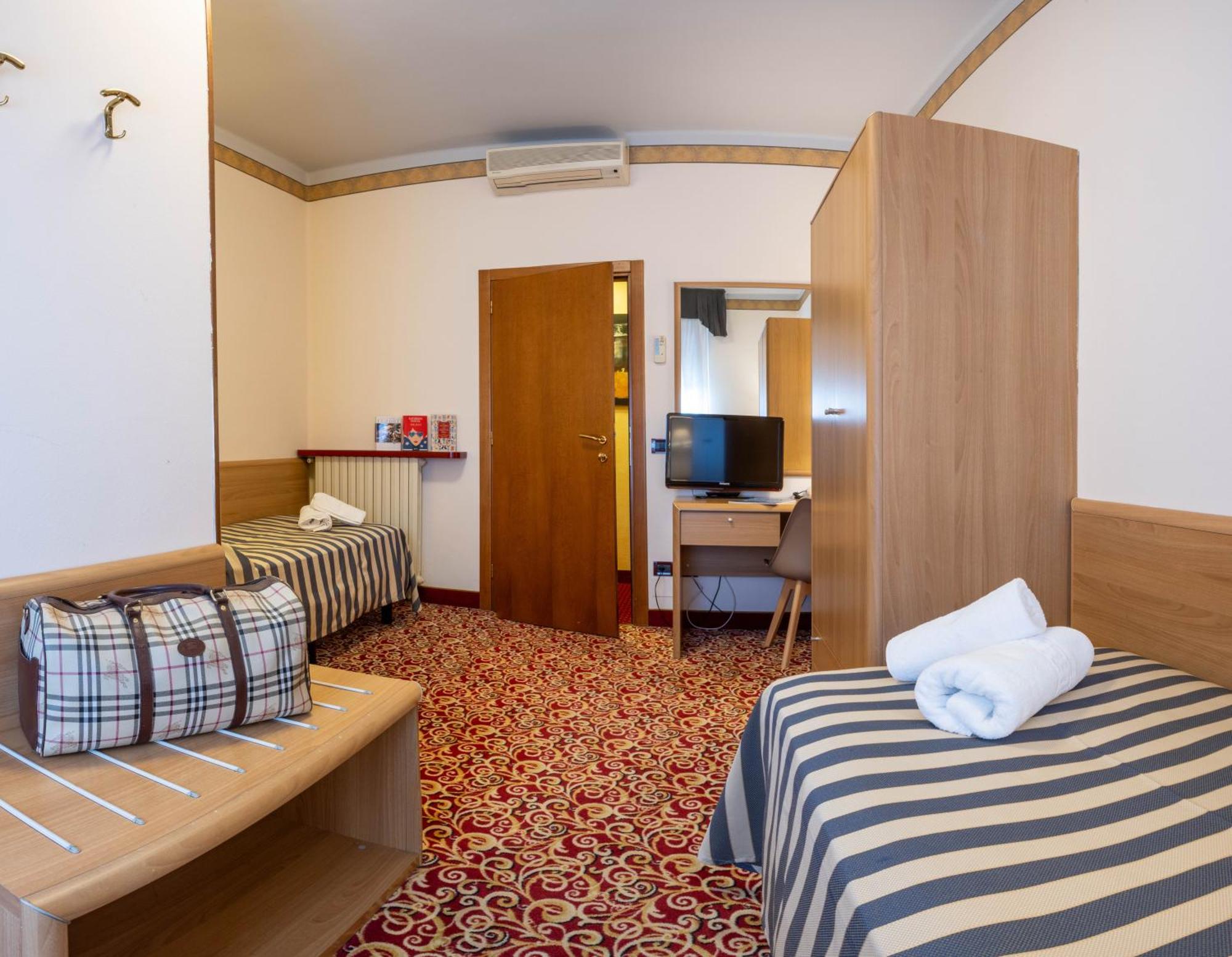 Hotel Giardinetto ديسينسانو ديل غاردا المظهر الخارجي الصورة