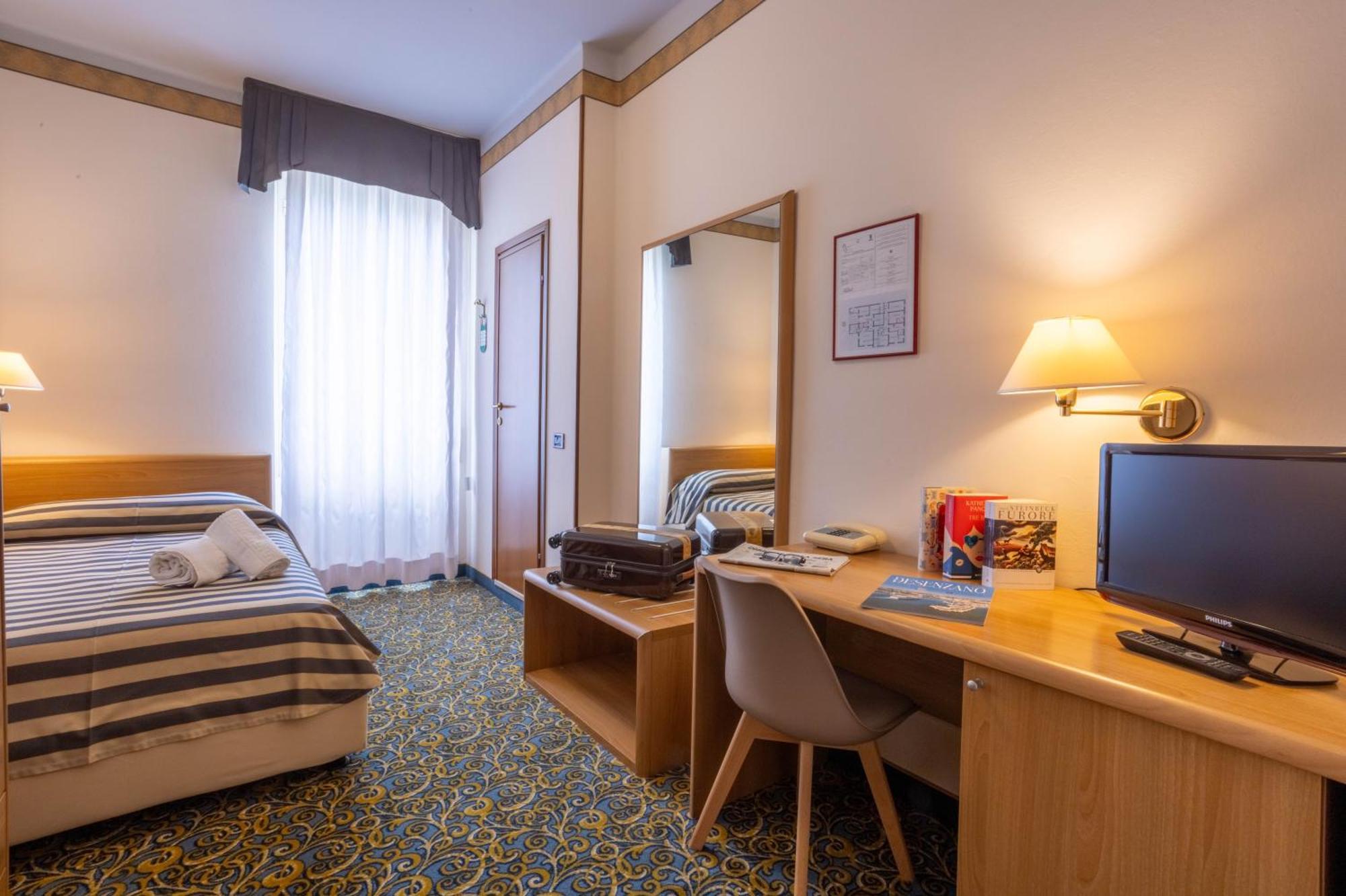 Hotel Giardinetto ديسينسانو ديل غاردا المظهر الخارجي الصورة